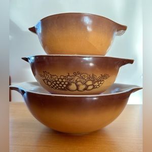 Vintage 3 Piece Old Orchard Cinderella Mixing Bowls